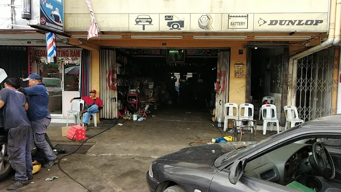Kedai Tayar dan Servis Kereta De Sheng