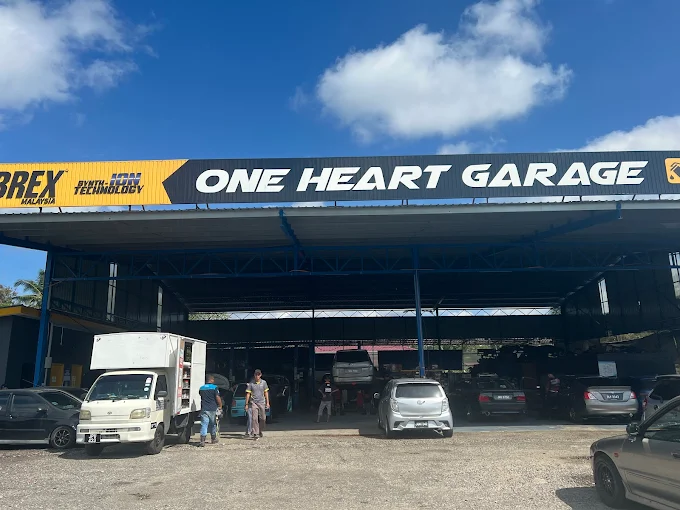 One Heart Garage Parit Baru